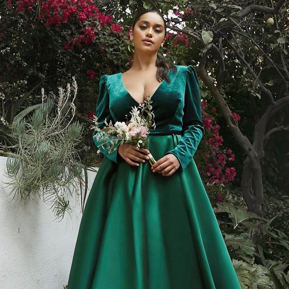 NEW FLOOR LENGTH A-LINE VELVET DRESS WITH V-NECKLINE AND LONG SLEEVES CD226